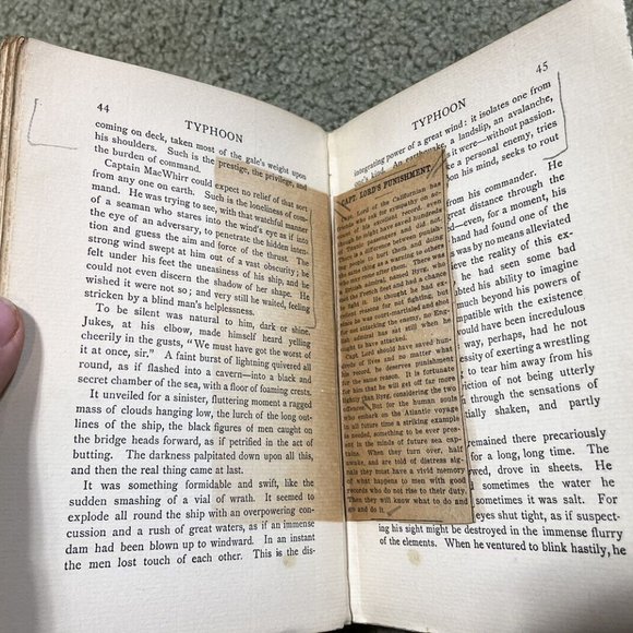 Joseph Conrad / TYPHOON AND OTHER STORIES First Edition 1903 Book W/ Ads Gold - Picture 7 of 9